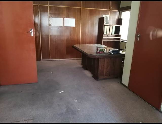 200M² OFFICE TO LET IN CITY WEST