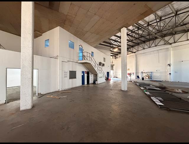 900M² WAREHOUSE TO LET IN RIVERHORSE VALLEY