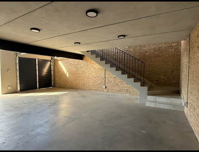116M² WAREHOUSE TO LET IN HALFWAY HOUSE