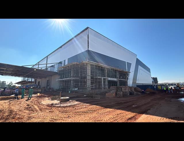 9,909M² WAREHOUSE TO LET IN JET PARK