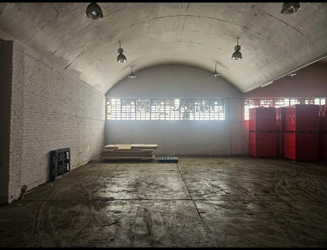 750M² WAREHOUSE TO LET IN INDUSTRIA WEST