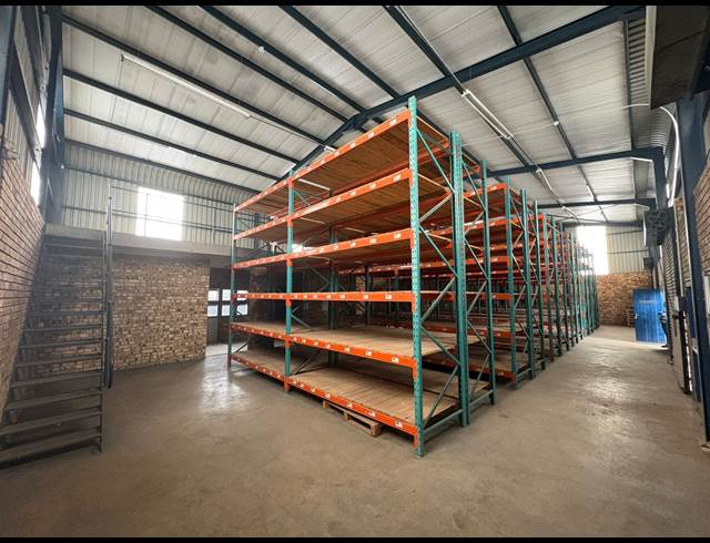 396M² WAREHOUSE TO LET IN KNIGHTS
