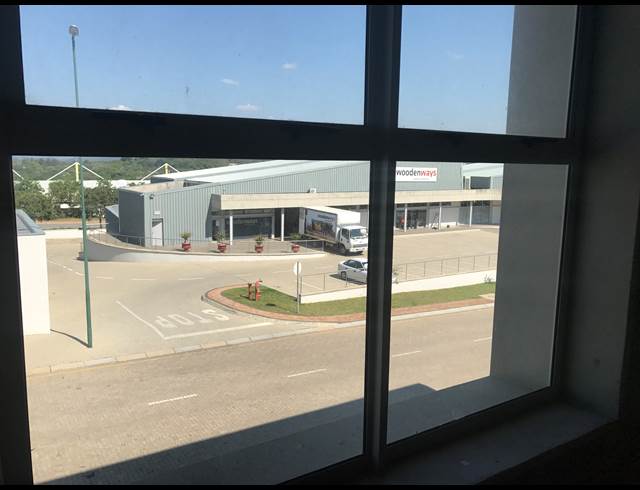 350M² WAREHOUSE TO LET IN RIVERSIDE PARK