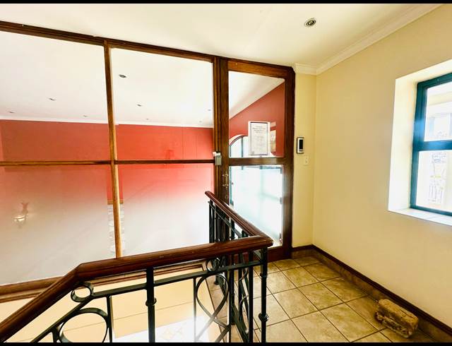 406.63M² OFFICE TO LET IN WOODMEAD