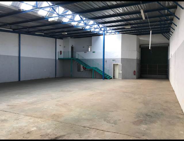 421M² WAREHOUSE TO LET IN STRIJDOMPARK