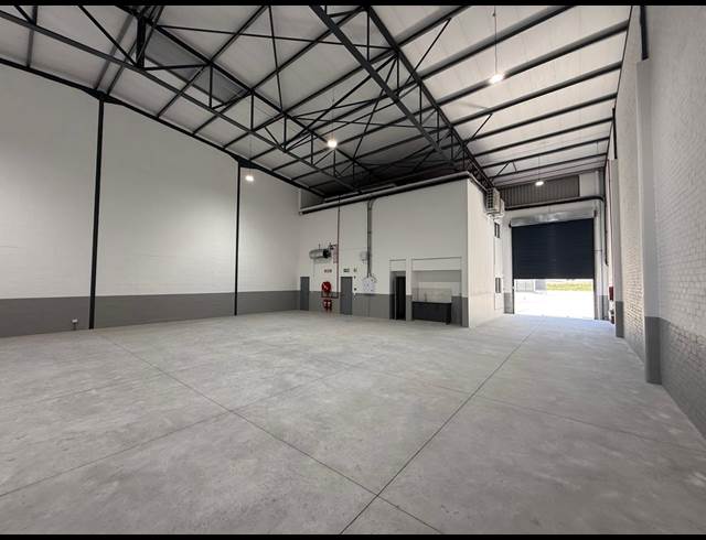 565M² WAREHOUSE TO LET IN STIKLAND INDUSTRIAL