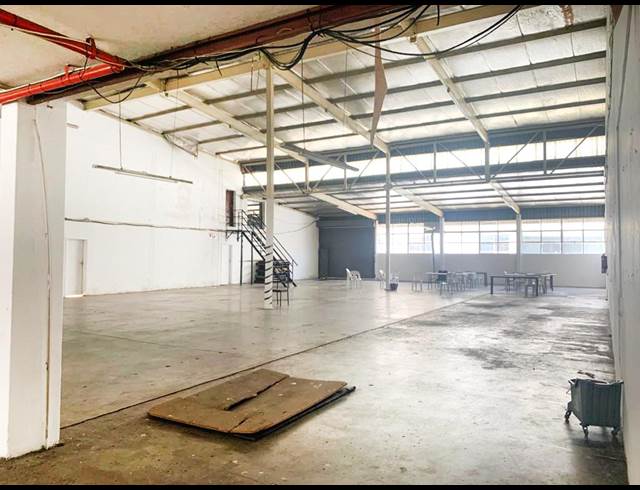 1,950M² WAREHOUSE TO LET IN WYNBERG