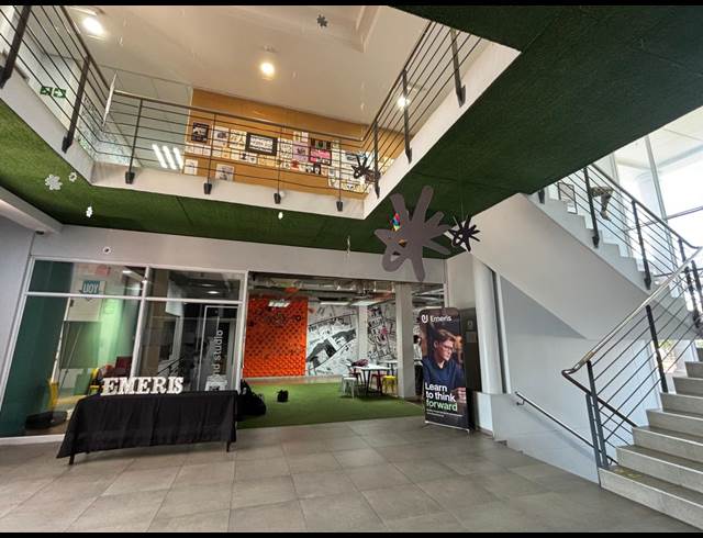 1,834M² BUILDING TO LET IN LA LUCIA RIDGE