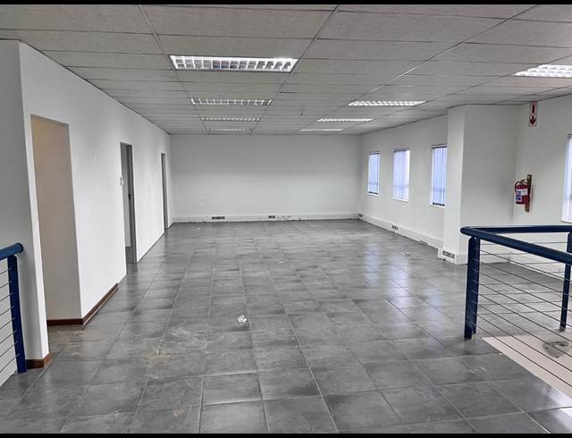 2,090M² WAREHOUSE TO LET IN MEADOWDALE
