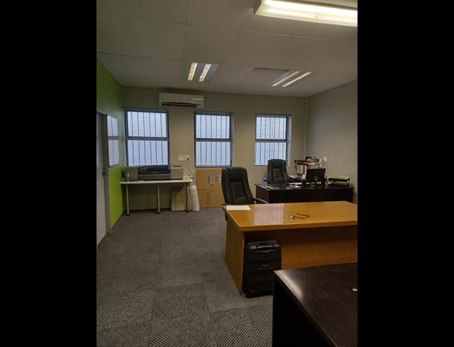 86M² CO-WORKING SPACE TO LET IN NDABENI