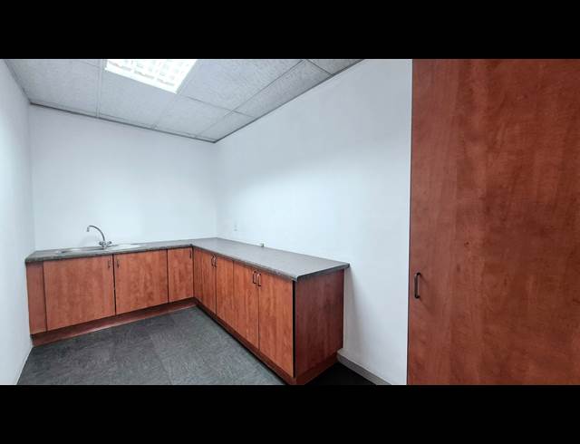 379M² OFFICE TO LET IN MENLYN