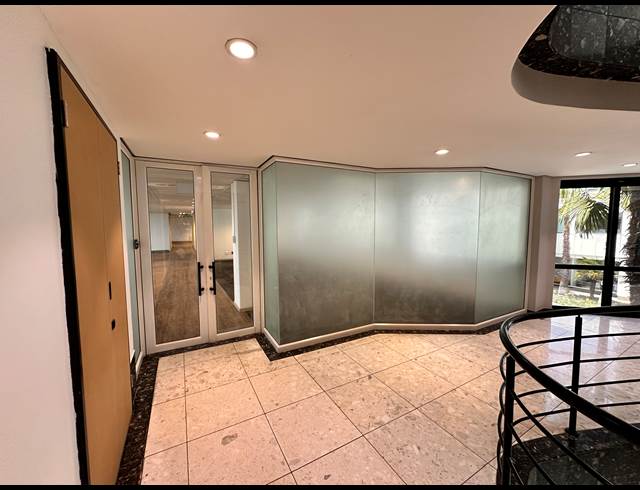 1,003M² OFFICE TO LET IN ROSEBANK