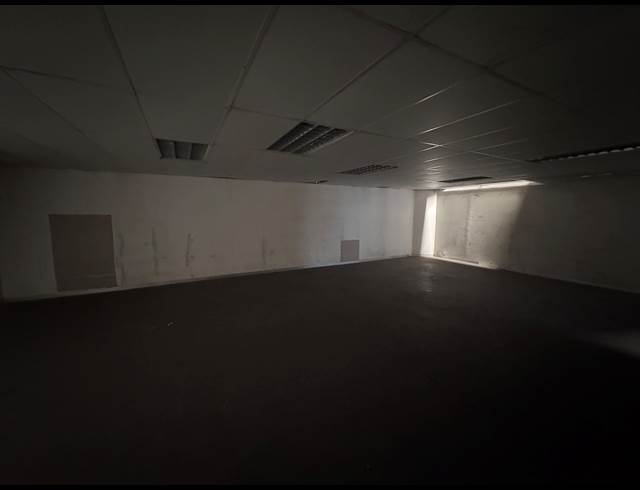 1,943M² WAREHOUSE TO LET IN SPRINGFIELD