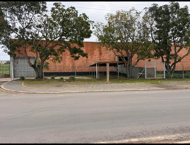 1,235M² WAREHOUSE TO LET IN MALMESBURY INDUSTRIA