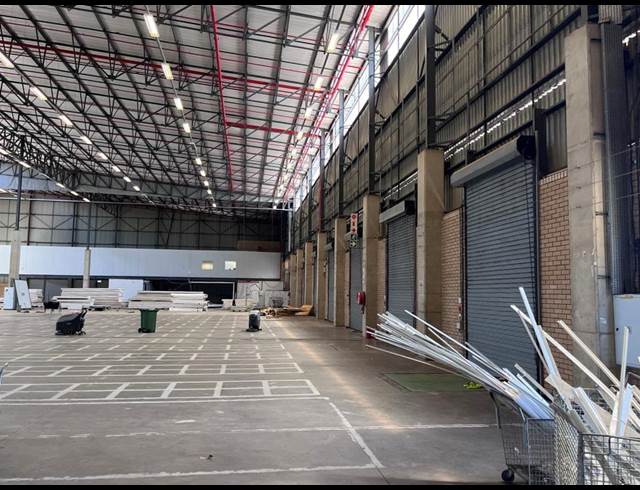 7,460M² WAREHOUSE TO LET IN MEADOWDALE