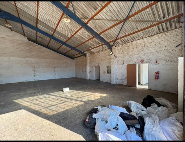 306M² WAREHOUSE TO LET IN BROADLANDS PARK