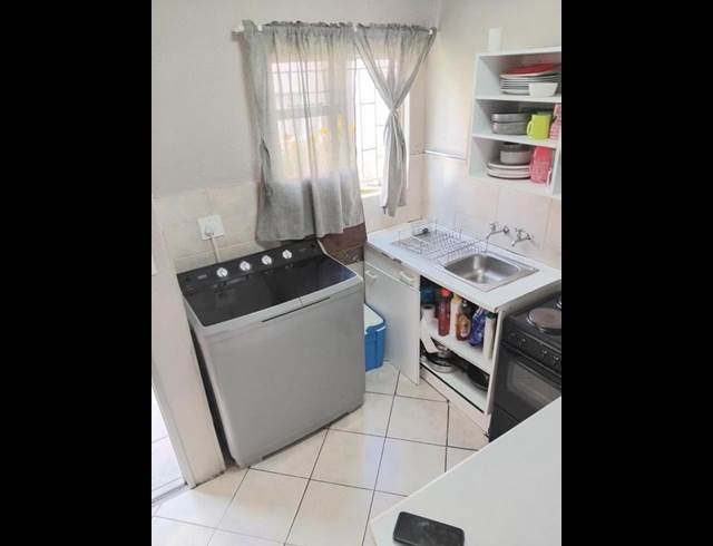 2 BEDROOM PROPERTY TO RENT IN KANNONIERS PARK