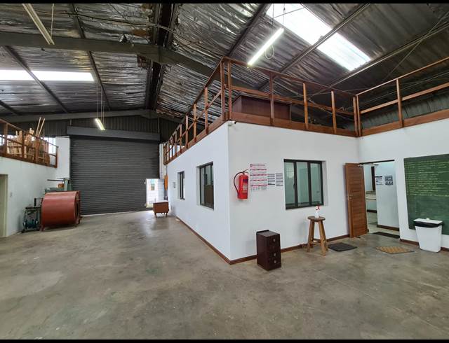 800M² WAREHOUSE TO LET IN TONGAAT BEACH