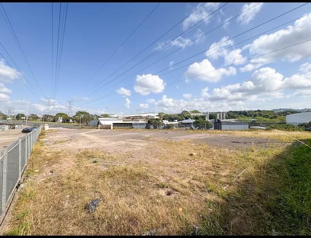 2,000M² INDUSTRIAL YARD TO LET IN NEW GERMANY