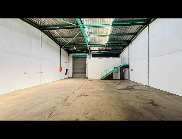 275M² WAREHOUSE TO LET IN STORMILL