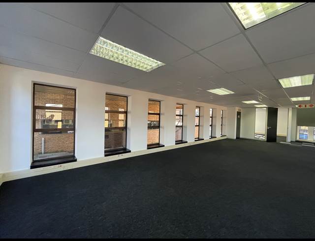 277M² OFFICE TO LET IN HURLINGHAM