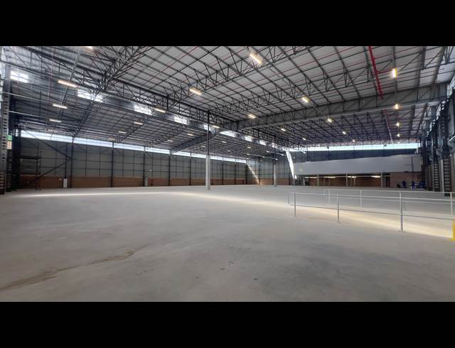 4,631M² WAREHOUSE TO LET IN AIRPORT PARK