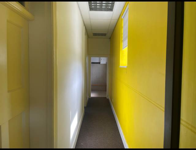 180M² OFFICE TO LET IN NDABENI