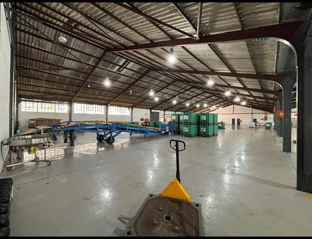 1,300M² WAREHOUSE TO LET IN EPPING INDUSTRIAL