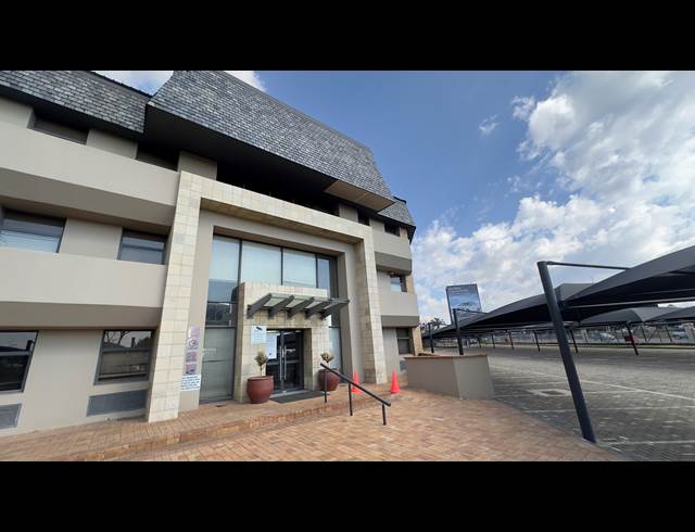 2,000M² OFFICE TO LET IN MEADOWDALE