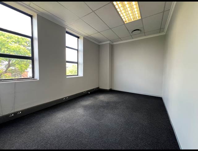 309M² OFFICE TO LET IN HIGHVELD