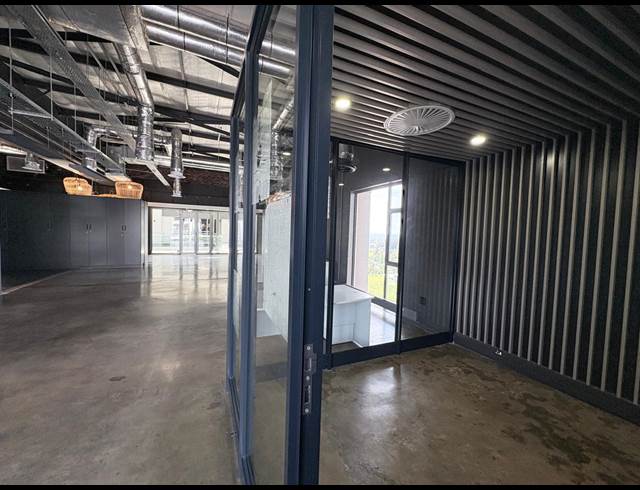 276M² OFFICE TO LET IN FOURWAYS