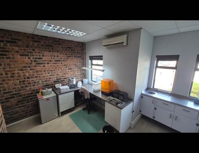 128M² OFFICE TO LET IN WESTLAKE