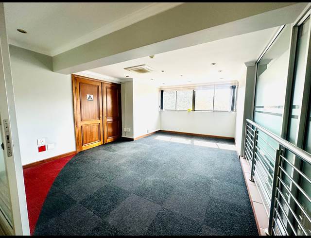 325.90M² OFFICE TO LET IN WOODMEAD