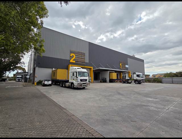 1,697M² WAREHOUSE TO LET IN AIRPORT INDUSTRIA