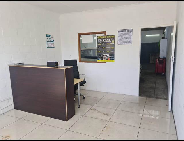 200M² WAREHOUSE RENTED IN RETREAT