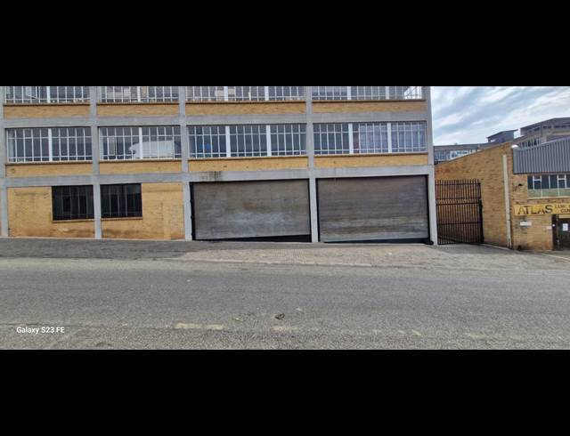 1,800M² WAREHOUSE TO LET IN TROYEVILLE