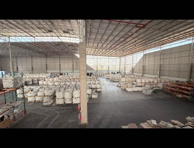 7,600M² WAREHOUSE TO LET IN LOUWLARDIA