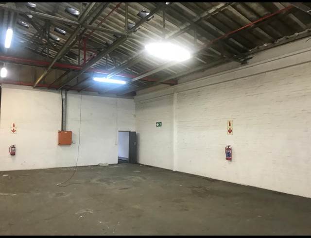 653M² WAREHOUSE TO LET IN BELLVILLE SOUTH