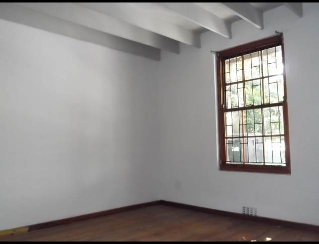 2 bed property to rent in WOODSTOCK