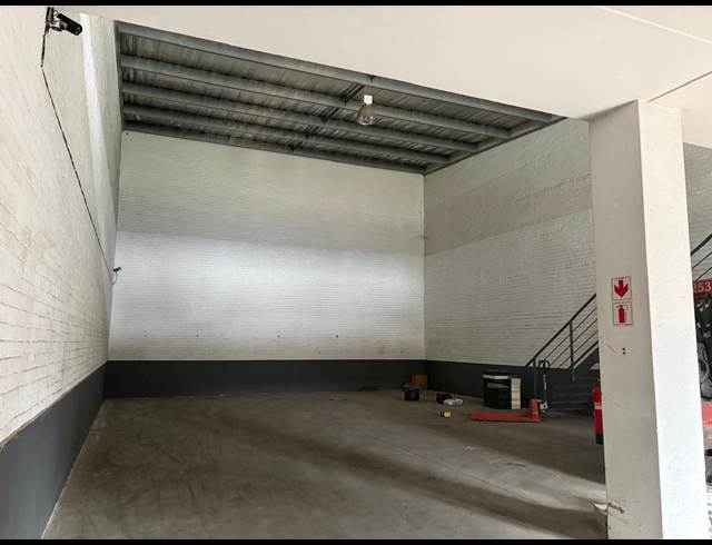 214M² WAREHOUSE TO LET IN CITY DEEP