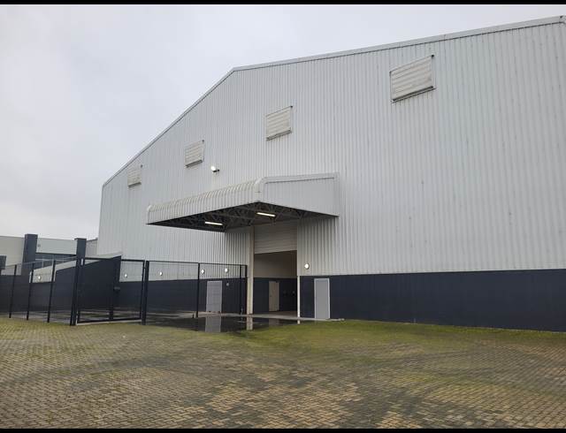 1,895M² WAREHOUSE TO LET IN BLACKHEATH INDUSTRIAL