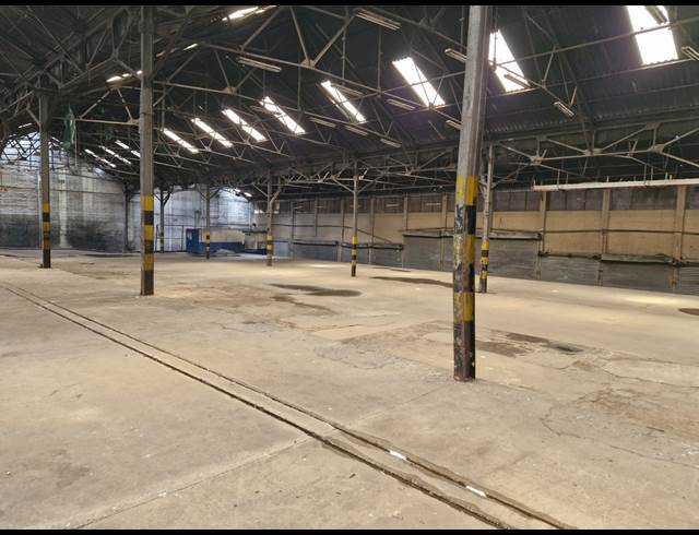 4,000M² WAREHOUSE TO LET IN NEWTOWN