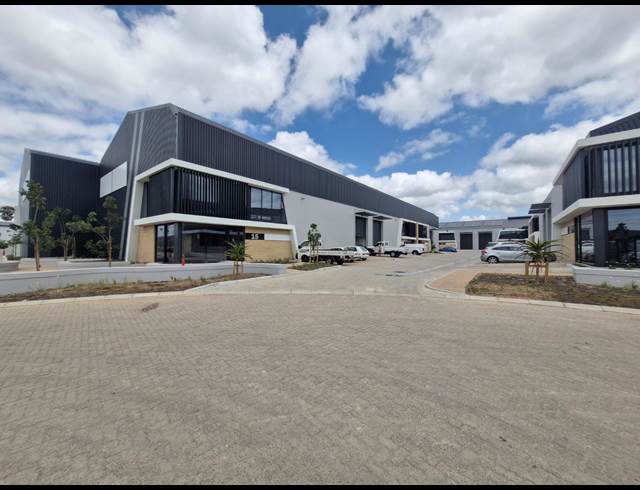 565M² WAREHOUSE TO LET IN STIKLAND INDUSTRIAL