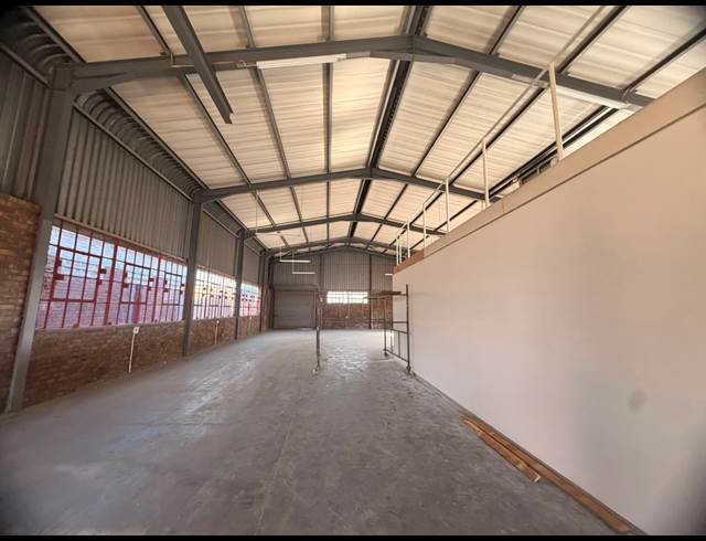 465M² WAREHOUSE TO LET IN SEBENZA
