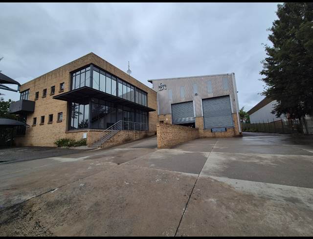 1,700M² WAREHOUSE TO LET IN LINBRO PARK