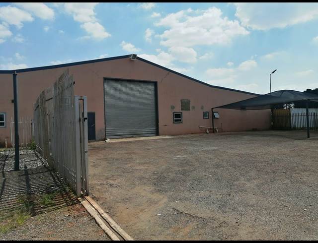 350M² WAREHOUSE TO LET IN BREDELL