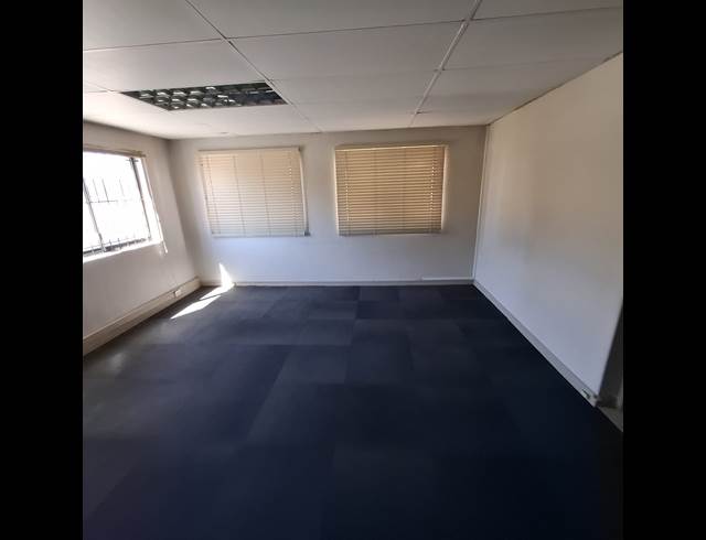 217M² FACTORY TO LET IN BRACKENFELL CENTRAL