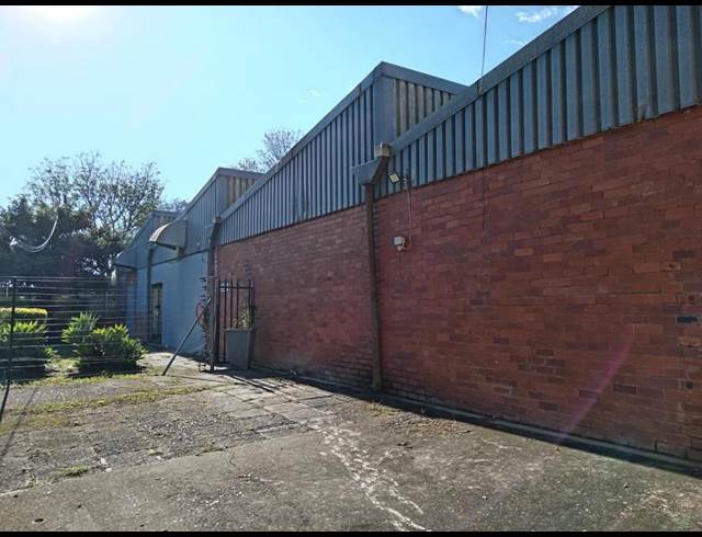 800M² WAREHOUSE TO LET IN MASONS MILL