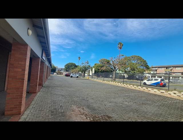 100M² BUSINESS TO LET IN SOUTHERNWOOD