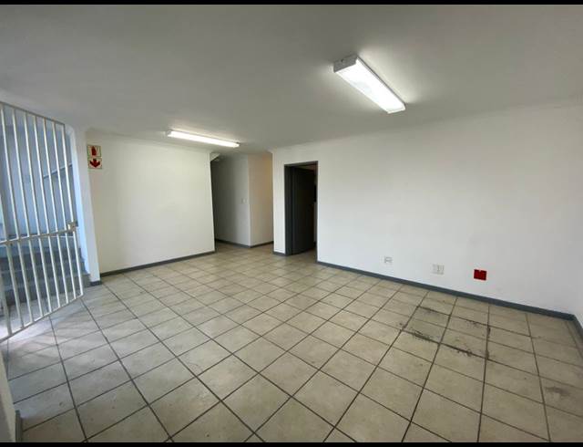 1,250M² WAREHOUSE TO LET IN KILLARNEY GARDENS